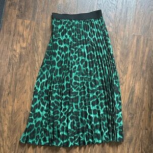 Pleated green leopard skirt SheIn
